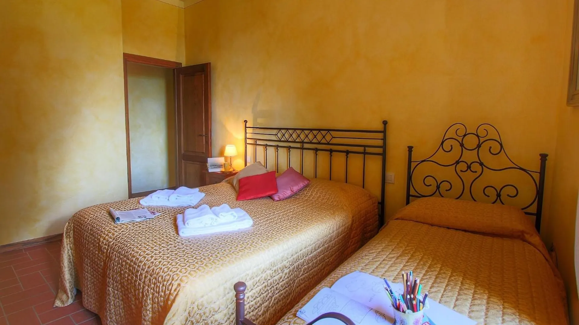 Majestic Farmhouse In Loro Ciuffenna With Poolヴィラ 0*,